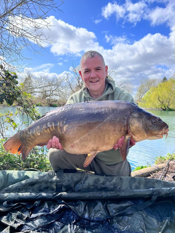 soniksports's tweet photo. A very cold weekend at Malton Lakes in Yorkshire for our very own Customer Services Manager Rod Bird and friends resulted in a few bites. Insurgent and Xtractor rods and reels doing the damage.
#soniksports #xtractor #carpfishing #fishingadventure #insurgent #subsonik https://t.co/nzcnISLa49