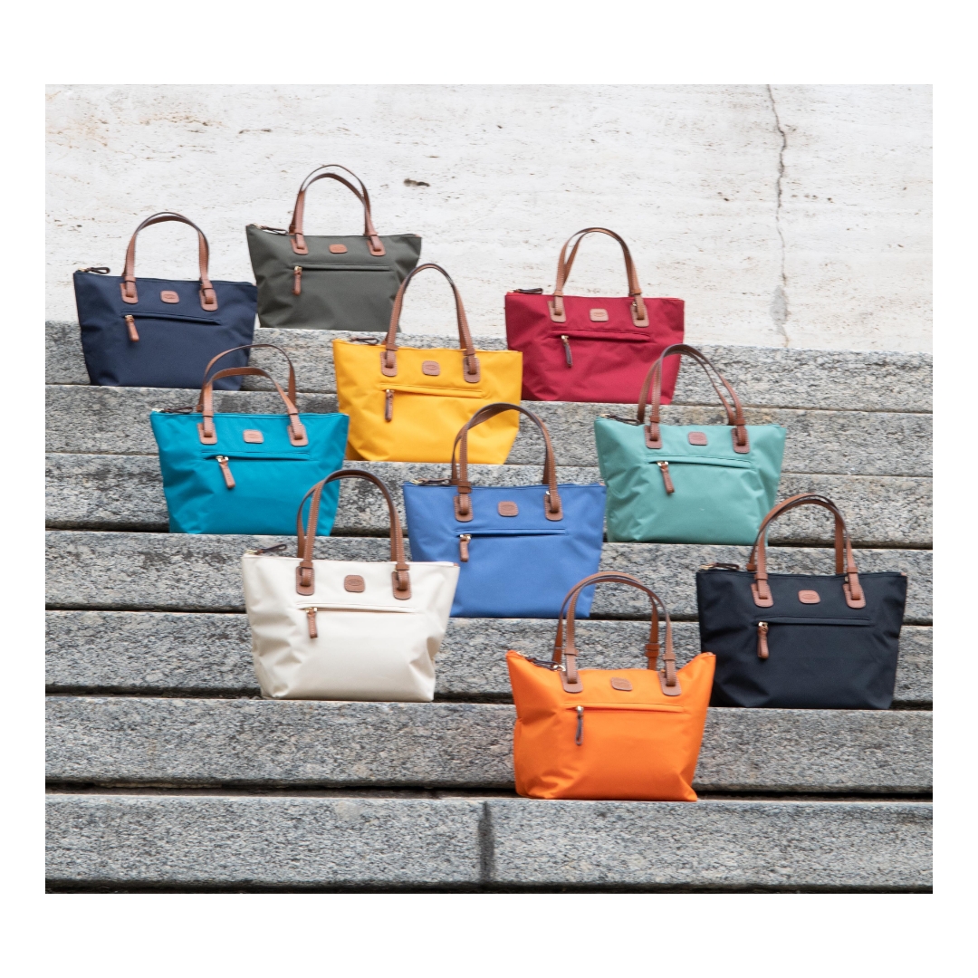 amtiahme's tweet image. Beige like sand, white like the foam of the waves, blue like everything else around.

The perfect color palette for those waiting for summer  🌊

Discover the new X-Collection Blumarine ➡️ bit.ly/Xcollection-eu

#bricsmilano #itravelbrics #XCollection 
@DFCdubai @arabiancenter