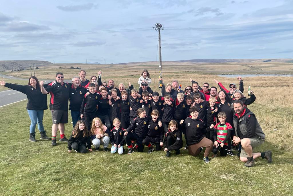 dunvantdragons's tweet photo. Did someone say bus trip? Day out in @Bargoedrfc vs their U11's was amazing, great club & full of brilliant people. Looking forward to them coming down to @DunvantRFC next season.
#dunvantrfc
#teamsocksdown
#SundayFunday https://t.co/AVT6VjZ9Q4