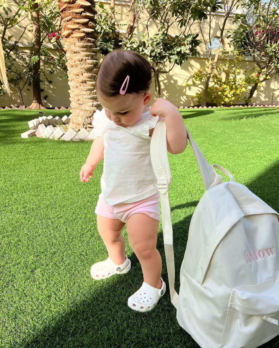 chloebidle's tweet photo. 15 months spending everyday me and you but now you’re doing big girl things 🥺📝

First day of nursery for my baby girl, I love you so much💕 https://t.co/tsYHkBjLQ5
