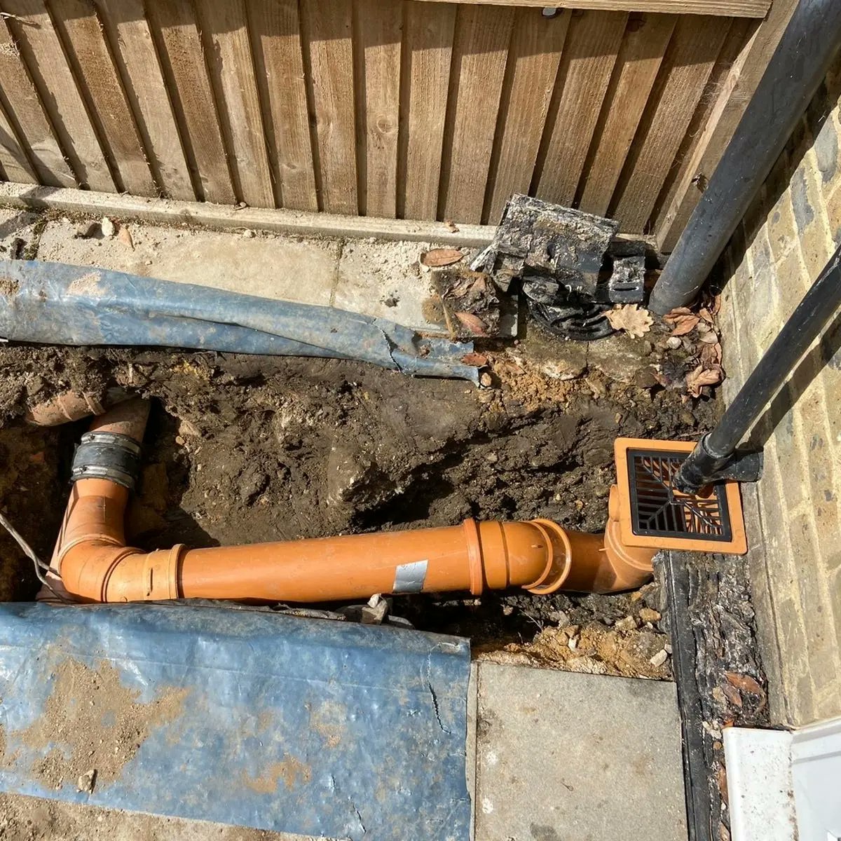 cheapdrainclean's tweet photo. The original kitchen drain flooded the rear patio, We installed a new trap and pipe work to stop this from happening. #cheapdraincleaning #weybridge #surrey https://t.co/ZbtqLc94C1