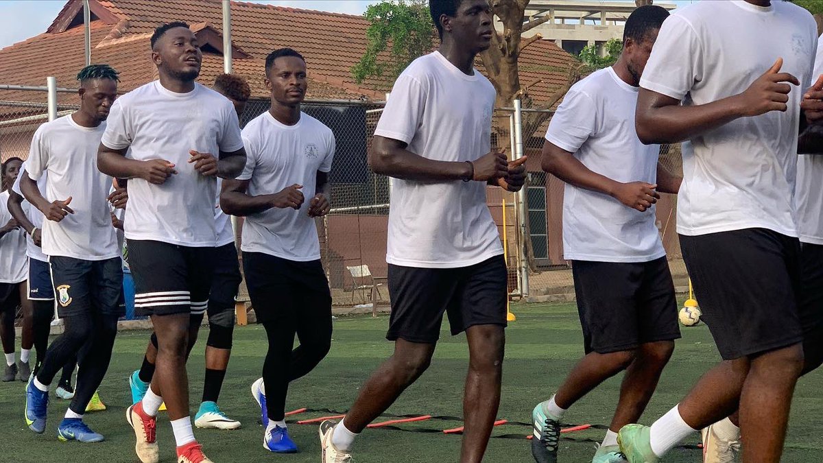 trainlikeaprog1's tweet photo. Morning workout done 

🇬🇭0230783923 
@trainlikeaprog1 @TottiLaryea 

 #quickstamina
#trainlikeaprogh #laryeatotti #bbcsport #personaltraineringhana #onlinetrainingcoach #coaching #scouting  #soccerlife #adidas #dumbbells  #preseason #footballtrainingdrills 
#wearetrainlikeaprogh https://t.co/fedZnyhSSJ