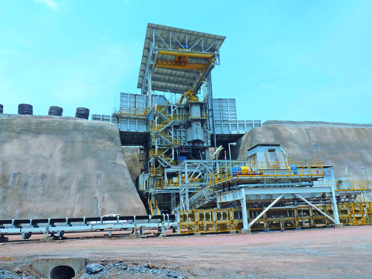 im_mining's tweet photo. IM's comprehensive April 2022 issue covers #inpitcrushconvey aka #IPCC solutions; #CanadianTechnology; #SurfaceDrilling inc RC automation; #equipmentfinance; #comminution &amp; #crushing; #reprocessing &amp; #retreatment plus #Getman's #ProShot concrete sprayer https://t.co/a7nn1F4Ies https://t.co/DJ1KSuOoVc