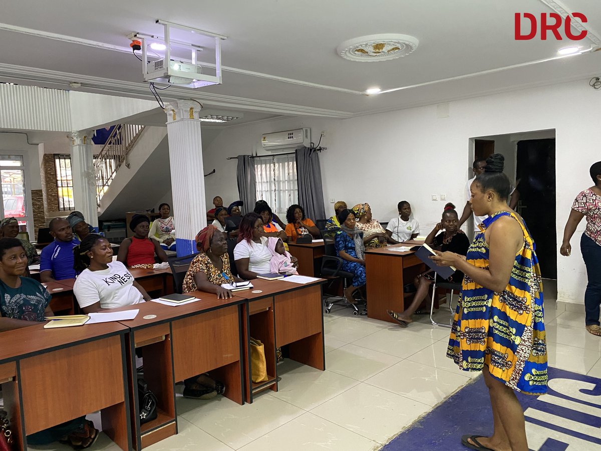 drcwestafrica's tweet photo. #Cameroon 🇨🇲: @DRC_ngo organized a business skills development training in Buea to support the economic recovery of 20 conflict-affected families in the South-west. Participants were trained on basic accountancy, stock management and business plan development. @USAIDSavesLives https://t.co/8lPgOoAwEK