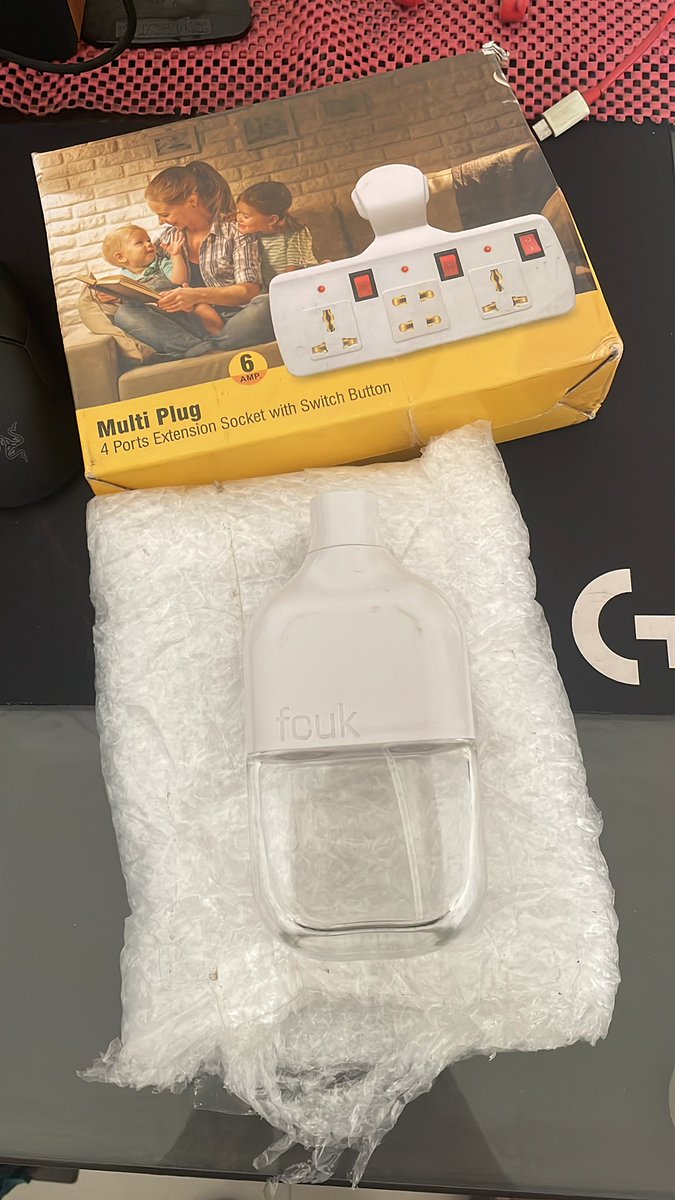 Karan_KG_'s tweet photo. @meesho_support this is the best treatment you got? after exchanging a non working product the seller or the delivery partner has given me this              When you expect too much from them… https://t.co/wuZRD28LJn