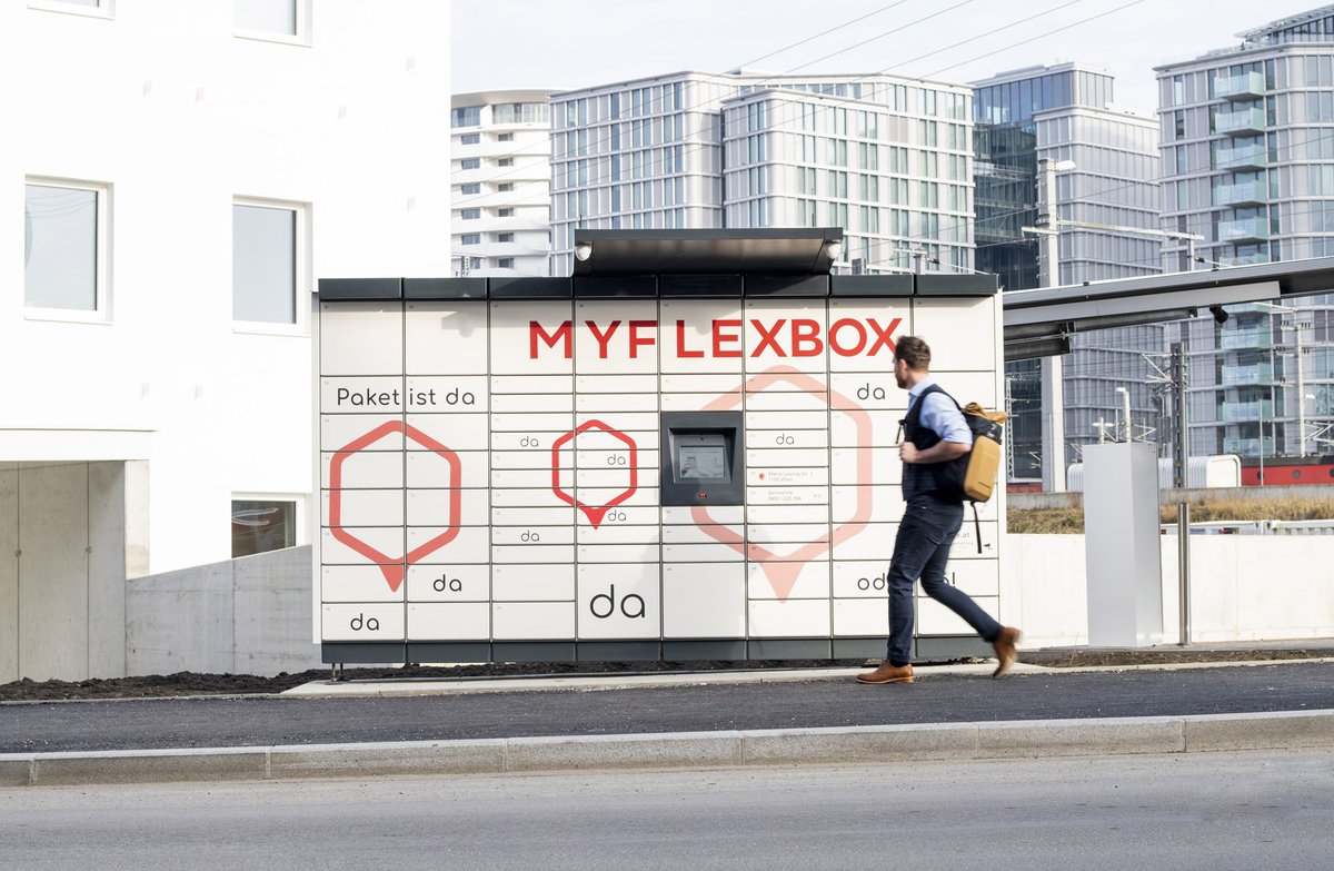 UPS_AT's tweet image. Unsere #UPSAccessPoint-Standorte dienen dazu, euch den Online-Einkauf zu erleichtern. Und ween du eine 24/7 und kontaktlos Option suchst, lenk deine Einkäufe an eine der #MYFLEXBOX smarten Abholstationen: spr.ly/6016KqoPo

Photo credits: ©Marco Riebler