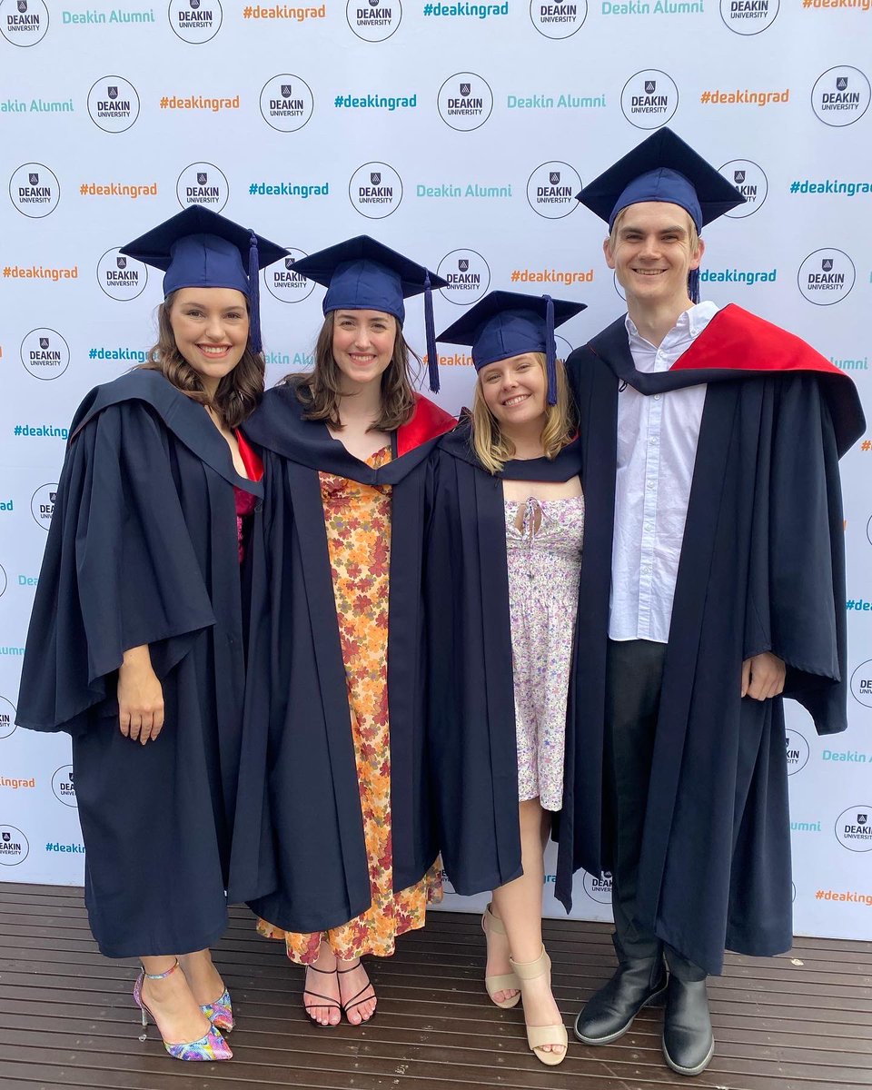 stephkline25's tweet photo. Done and dusted 🎓 #gradsonthegreen #deakingraduation #deakinalumni https://t.co/iPprdpGQ6w