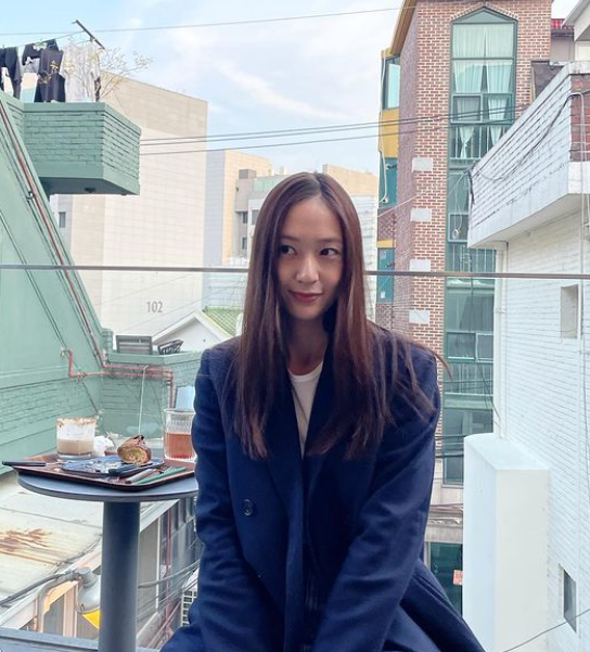 kaestheticjpeg's tweet photo. : ̗̀➛ krystal

•·.·' #Krystal #KrystalJung #정수정 #JungSoojung  #크리스탈 #CrazyLove  '·.·• https://t.co/bmc3cMUUzd