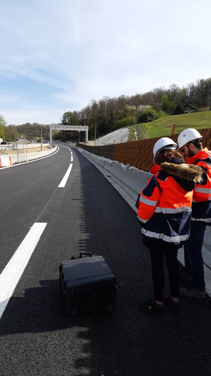 ma_berrou's tweet photo. En plein tournage avec l'équipe  pour expliquer l' #entréesansticket 
#APRR #AREA #Innovations https://t.co/jswRfekRAO
