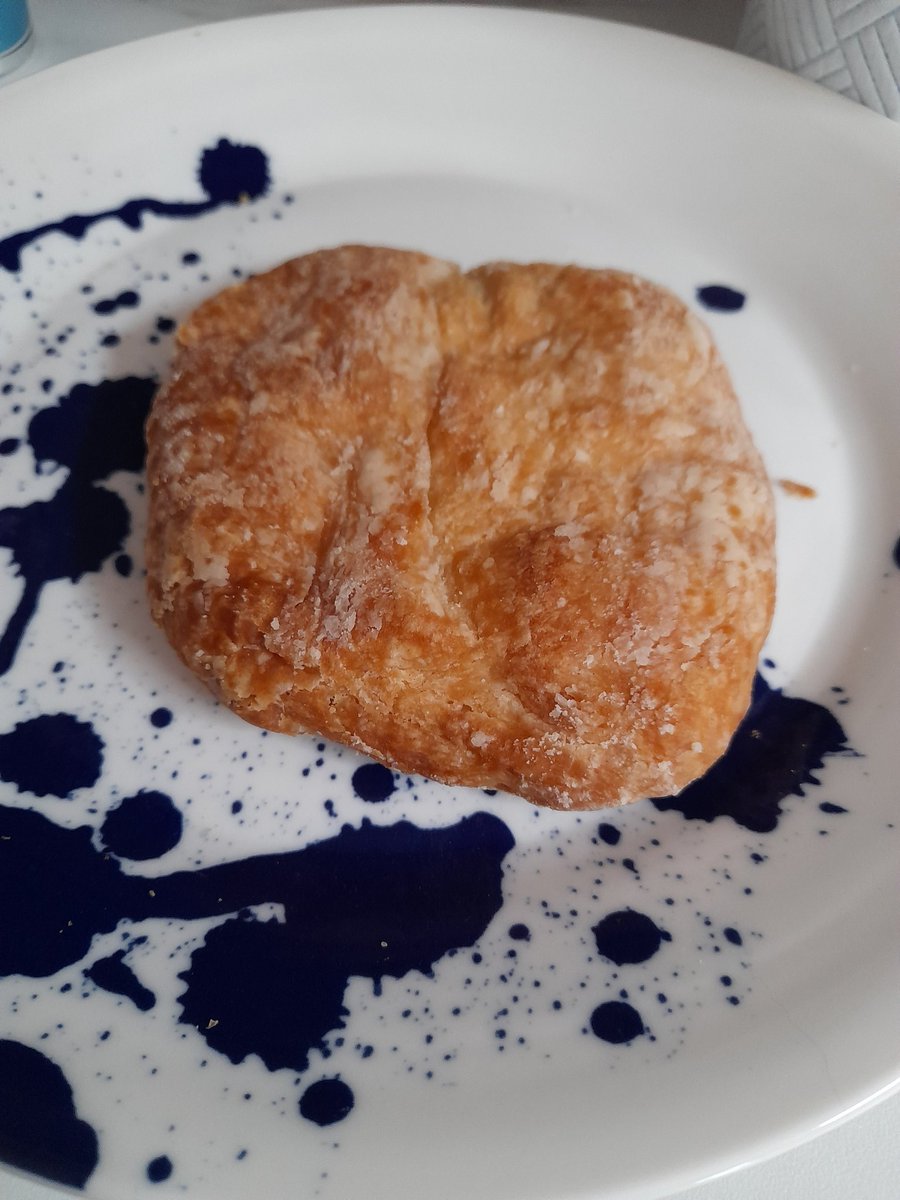 Every time I have one I'm once again astounded that the buttery doesn't enjoy the same kind of worldwide acclaim as the croissant. Feel like Aberdeen is just too casual about having one of the best and most unhealthy pastries ever created.
