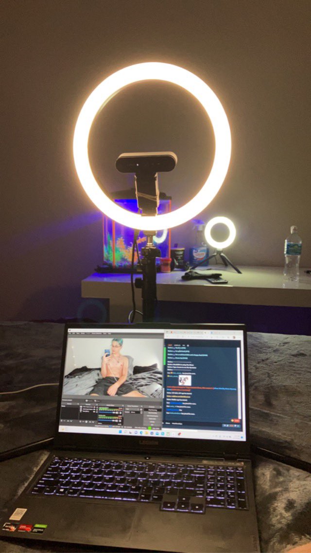 AlexFallContent's tweet photo. Couple behind the scenes pics of the live https://t.co/MoLs1tXM68