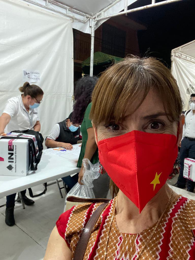 maribelmruiz's tweet photo. ¡Un honor ser parte de esta fiesta democrática histórica! #RevocaciónDeMandato 

Como representante del distrito 08 del Partido del Trabajo, participé en el cómputo de votación, donde se respetó la opinión de las y los ciudadanos. 

¡Todo el poder al pueblo! 🙌🏼 https://t.co/FaibQ6irIS