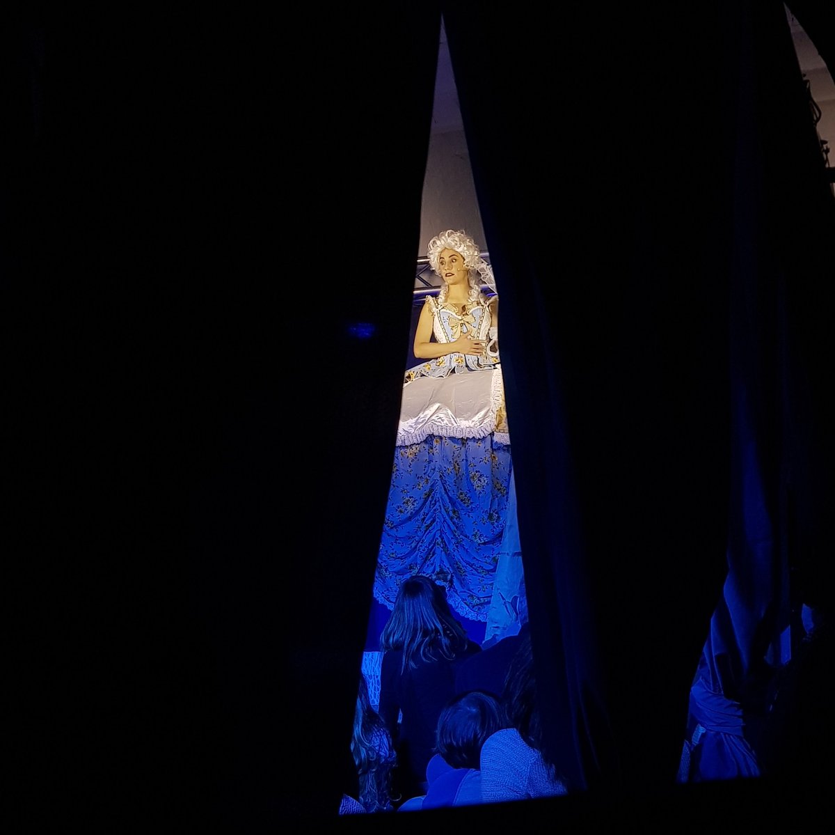 Sincabezatitere's tweet photo. 🐳 #Burbuja en la #Mitmo mostra internacional de Mollet del vallés. Emocionados con el festival, con el público y con la respuesta que hemos tenido!!🥰🌊 ¡¡Gracias, gracias, gracias!!⛵ https://t.co/TzmYbOmK9c