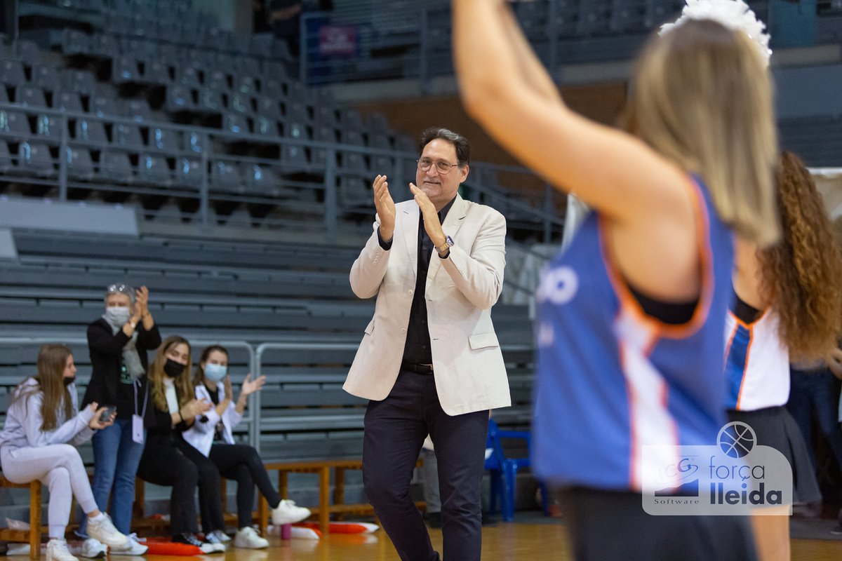 flleida's tweet photo. QUINA NIT 🔝

#RememberTotal #ACB #CapraboLleida #ForçaLleida #LEBOr #LEBOro @Rogergrimau @jaumin6 #ManelBosch #RamonBordas https://t.co/7pC5XJL1Bl