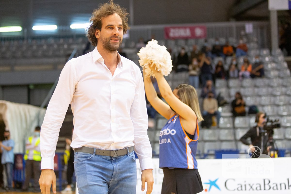 flleida's tweet photo. QUINA NIT 🔝

#RememberTotal #ACB #CapraboLleida #ForçaLleida #LEBOr #LEBOro @Rogergrimau @jaumin6 #ManelBosch #RamonBordas https://t.co/7pC5XJL1Bl