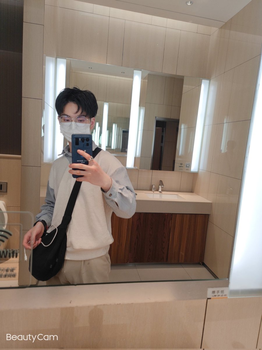 xY888s's tweet photo. 还行吧 https://t.co/11HrtDRLPT