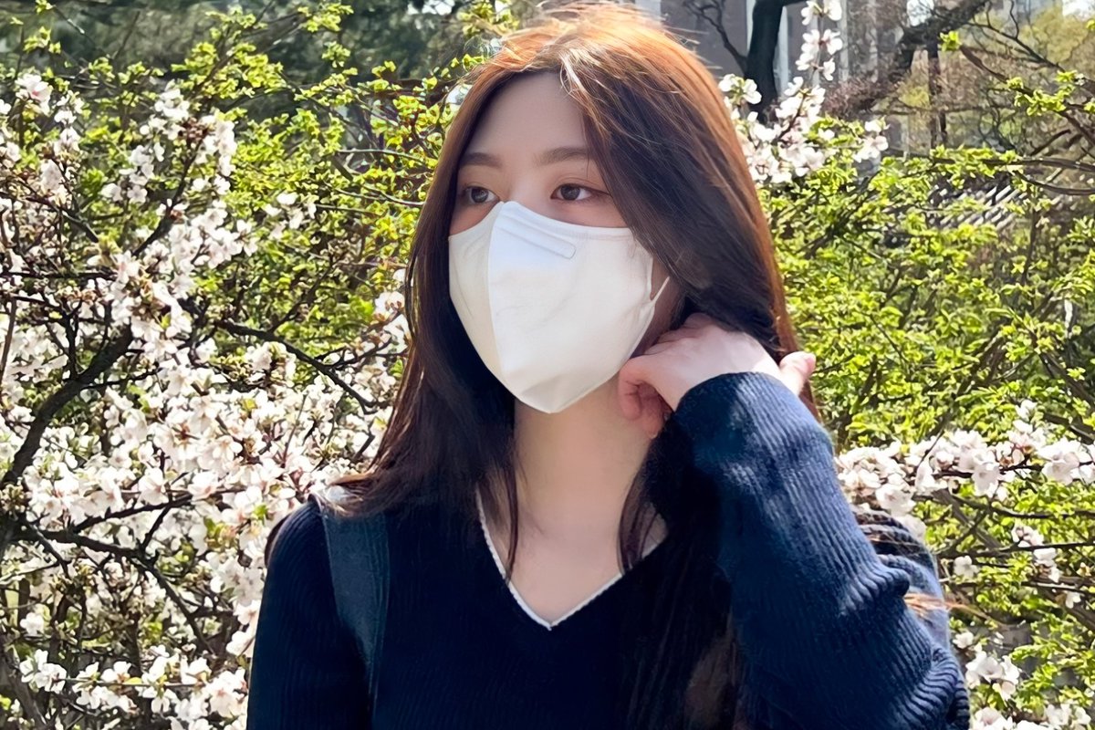 SEEUNSLOOK's tweet photo. on a flowery path with seeun https://t.co/tiVSZ5Ggql