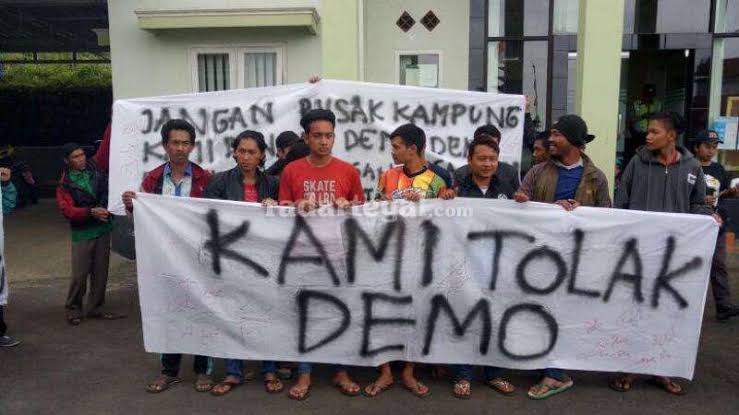 shitegoblin's tweet photo. siap siap ikut demo https://t.co/P01srZKa1o