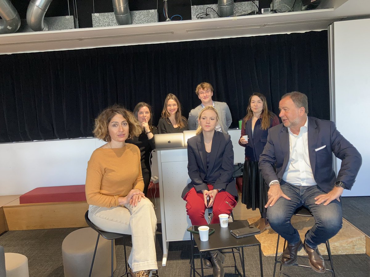 Arielle_Schwab's tweet photo. Matinée élections présidentielles à l’Influence @HavasParis 

🎙 Décryptage par @ChloeMorin2 @isabellesaporta et @lapuisaye 

🙌 Édition spéciale de notre conf de Redac’ hebdomadaire organisée par @jeanne_ba et @AOLK__ 

Merci aux animateurs Bérangère Roget et @ju_drbr https://t.co/34OZR5Rqq8