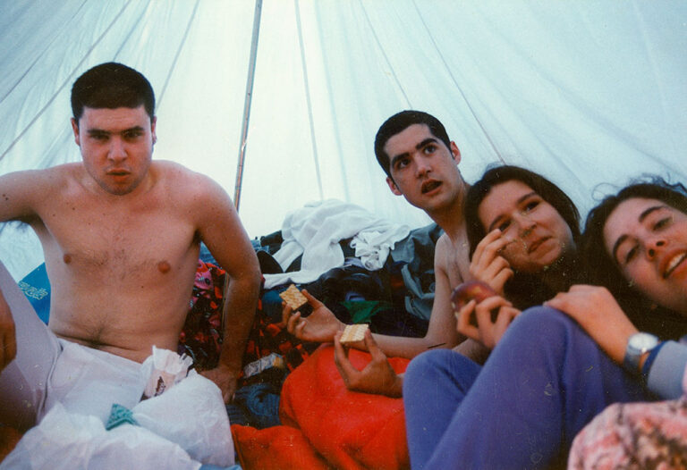 Endavant_OSAN's tweet photo. 🌹 L'11 d'abril de 1993 Guillem Agulló i Salvador va ser assassinat per nazis a Montanejos.
Un jove independentista i antifeixista va veure la seva vida truncada, un cop més, per la violència feixista.

📷Arxiu fotogràfic de la família Agulló i Salvador https://t.co/rA1iRp7rBv