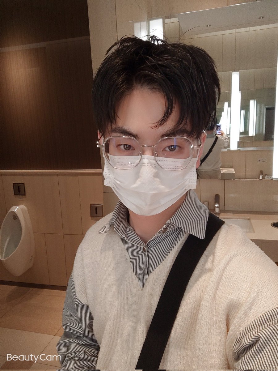 xY888s's tweet photo. 还行吧 https://t.co/11HrtDRLPT