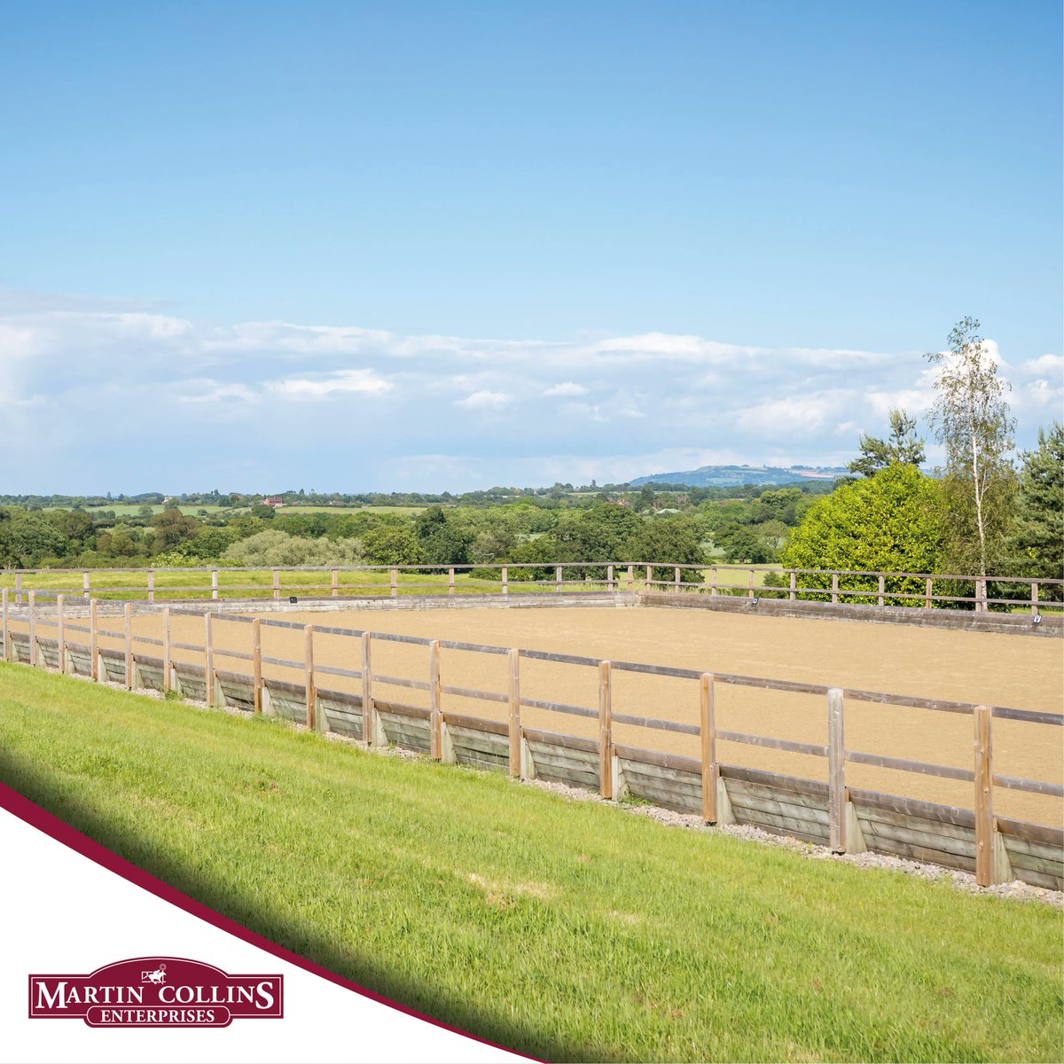 MCE_Surfaces's tweet photo. Winter has well and truly ended when you see a view like this. Blue skies, amazing scenery and a world class arena; how lovely!
#outdoorarena #clopf #ecotrack #activtrack #fibretrack #horse #pony #syntheticarena surfaceupgrade #newsurface #dressage #showjumping https://t.co/M7Ywdwzg9S