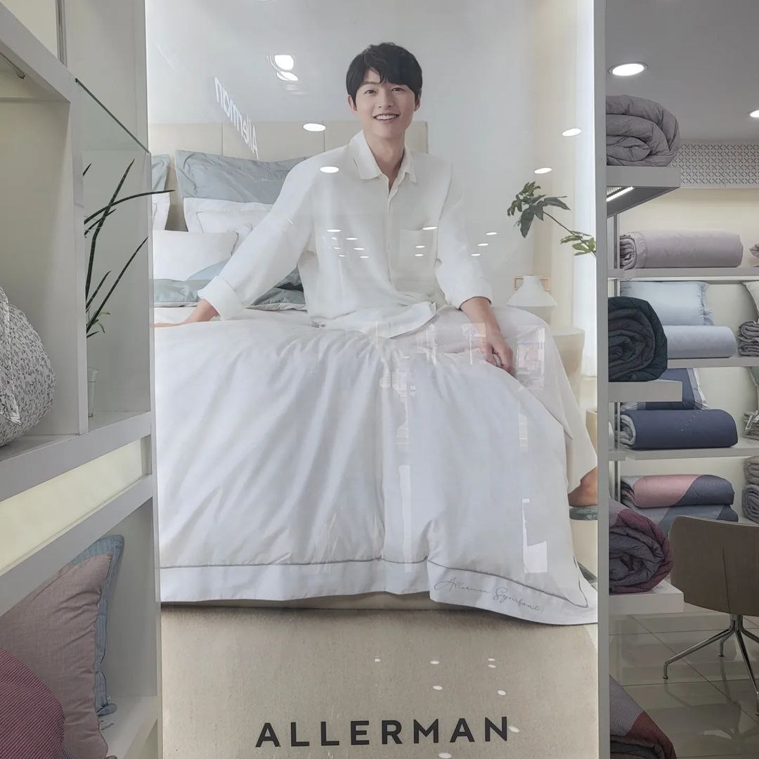 for_songjoongki's tweet photo. Allerman's new model is actor #SongJoongKi. 🤍

📸🔗https://t.co/Z9ZBzvETnz

 #송중기 https://t.co/3XpP20DCzh