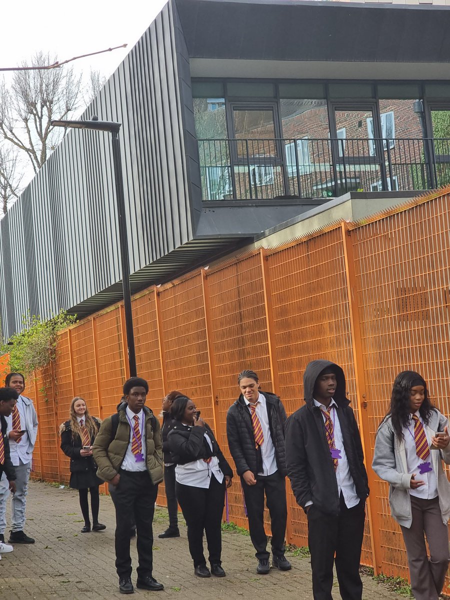 famestaryouth's tweet photo. Fame Star Youth out again for their 2nd day of shooting yesterday for their upcoming feature film #drybonevalleymovie @NHGhousing @CarolineSelman @SarahWoodberryD @younghackney @TNLComFund @euphemiachukwu #streetbox @WDCOResidents https://t.co/97qAJxROAb