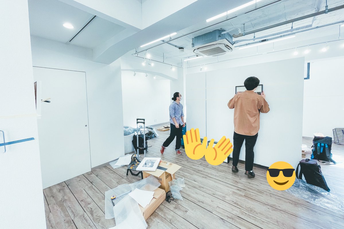FOTOismDiary's tweet photo. 搬入作業真っ最中！明日より春展です！#FOTOism
#春からTPU https://t.co/qsaWs6GKPc