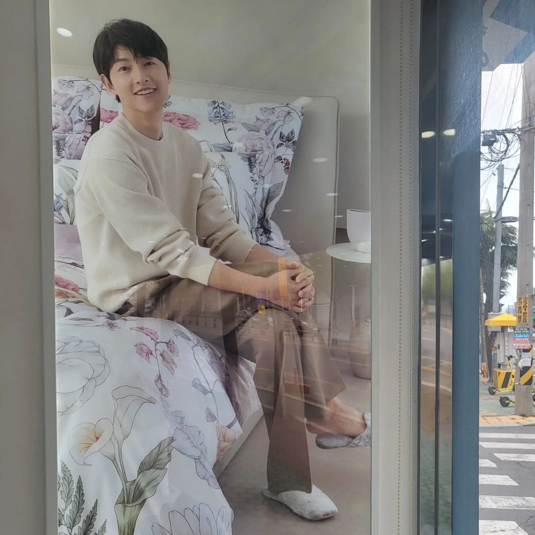 for_songjoongki's tweet photo. Allerman's new model is actor #SongJoongKi. 🤍

📸🔗https://t.co/Z9ZBzvETnz

 #송중기 https://t.co/3XpP20DCzh
