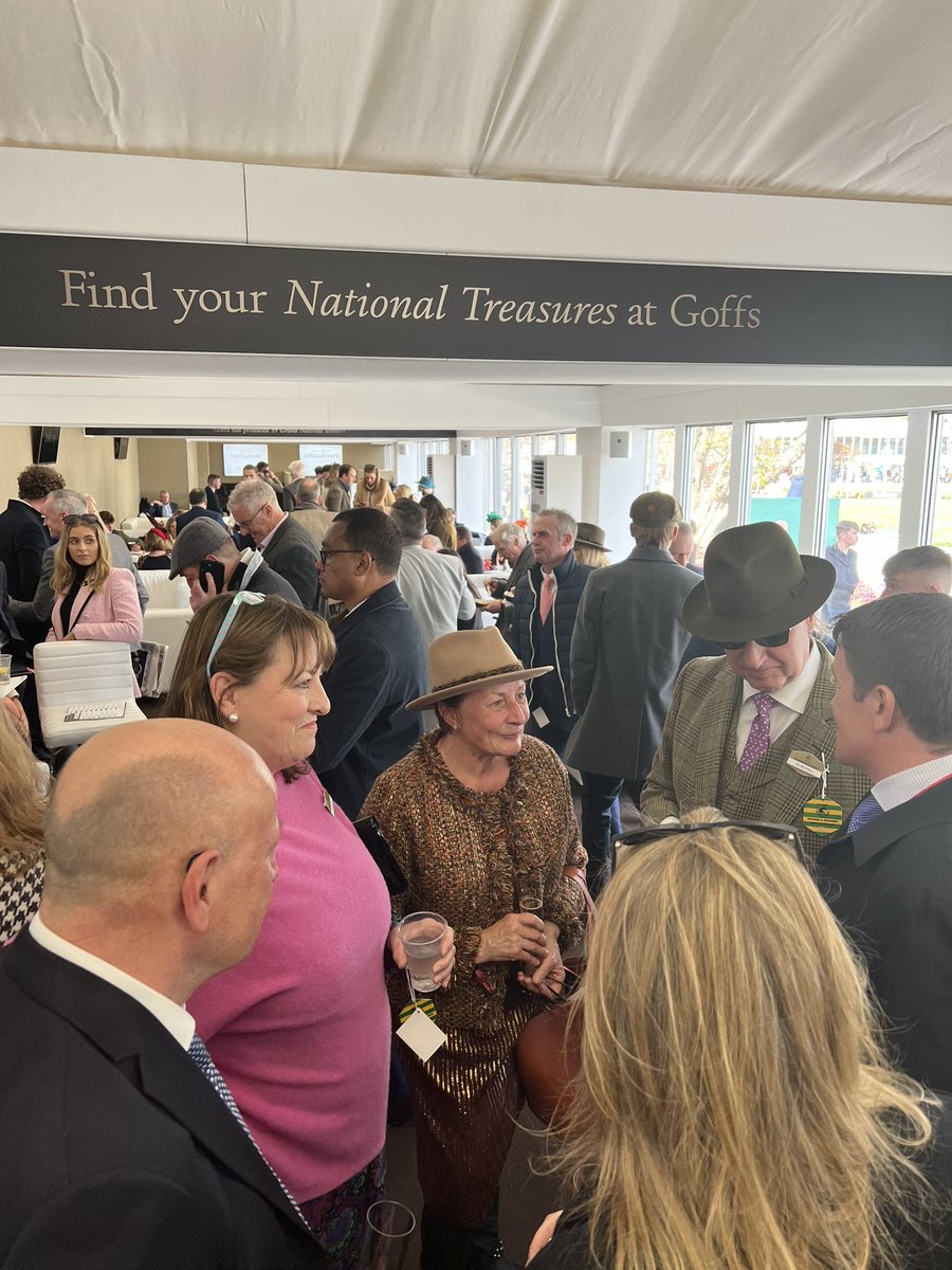 eqwineclub's tweet photo. A few lucky #eqwine members joined us for the Grand National this weekend, incredible atmosphere! https://t.co/r9DQkxnEpI
