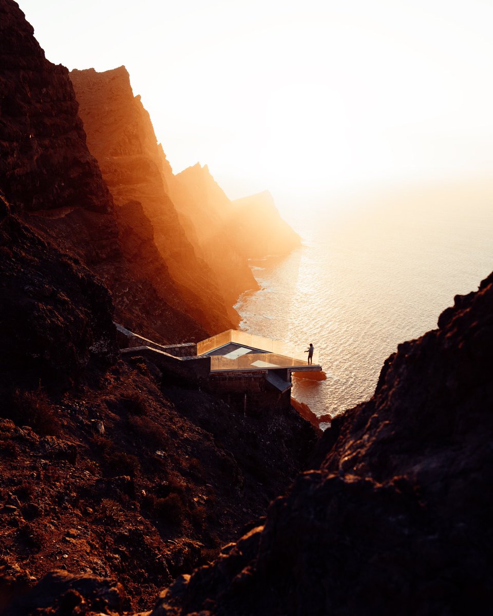sheck94's tweet photo. Fire sunset in #GranCanaria 🇮🇨
@turismogc 

#NFT #NFTCommunity #nftphotography #NFTCollection #canaryislands #isolecanarie https://t.co/1PXfGH2XN4