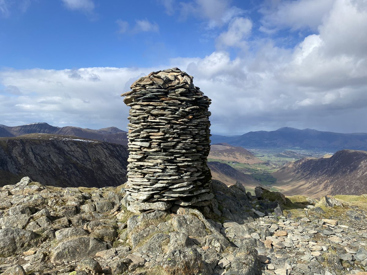 jof77's tweet photo. Newlands Horseshoe - 6 Wainwright’s ticked off ✔️ #lakedistrict #keswick #hikingadventures 💚🏔☀️🥾 https://t.co/hbTkhhTnfg