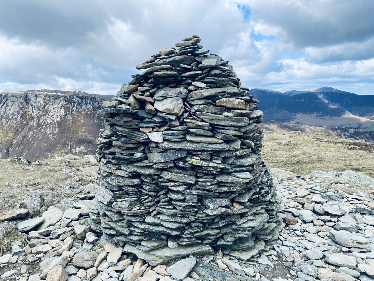 jof77's tweet photo. Newlands Horseshoe - 6 Wainwright’s ticked off ✔️ #lakedistrict #keswick #hikingadventures 💚🏔☀️🥾 https://t.co/hbTkhhTnfg