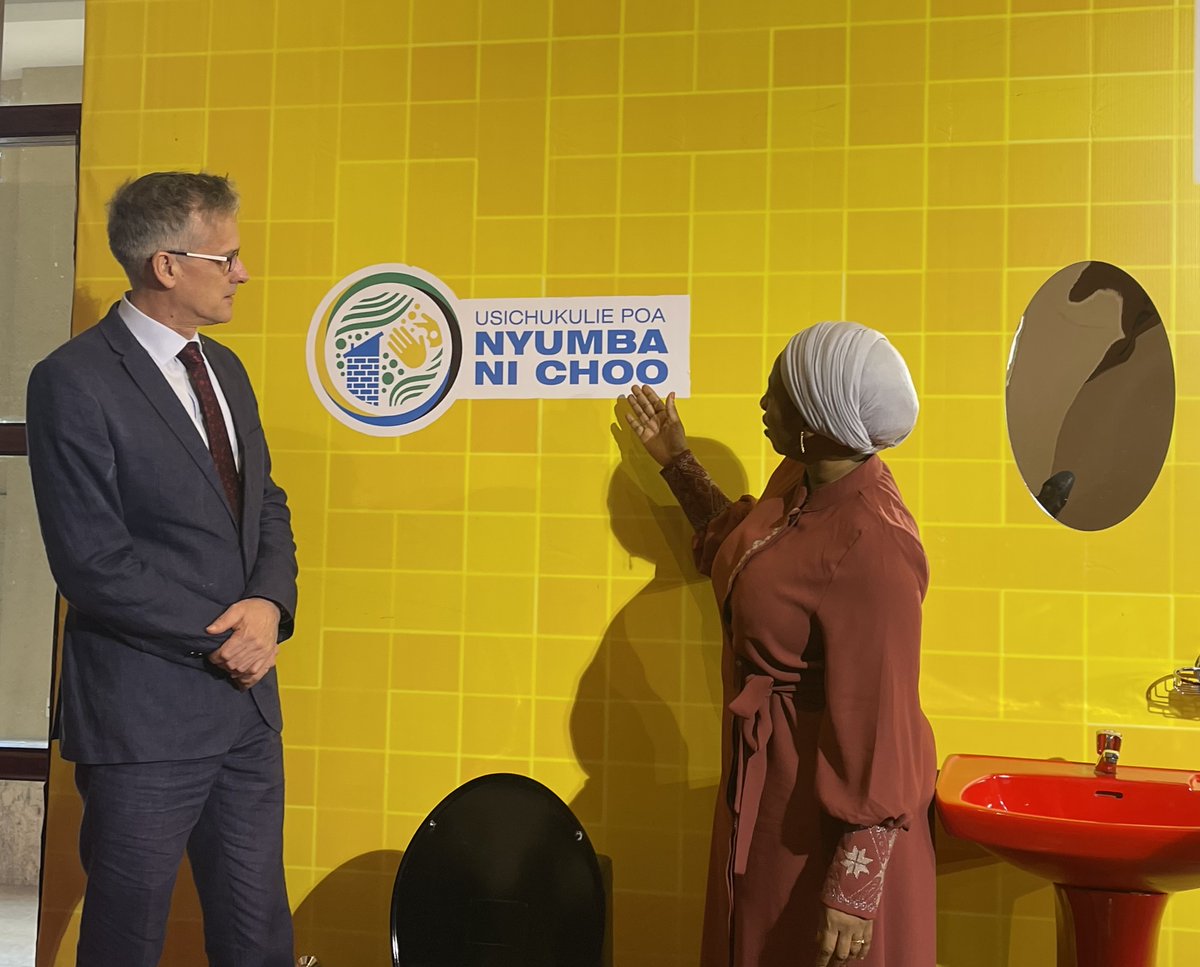 Celebrating 5 years success of #NyumbaNiChoo, a national campaign funded by 🇬🇧 to support the Government of 🇹🇿 in improving sanitation and hygiene across the country.

Through #NyumbaNiChoo, 72% of households in 🇹🇿 have access and improved sanitation facilities.