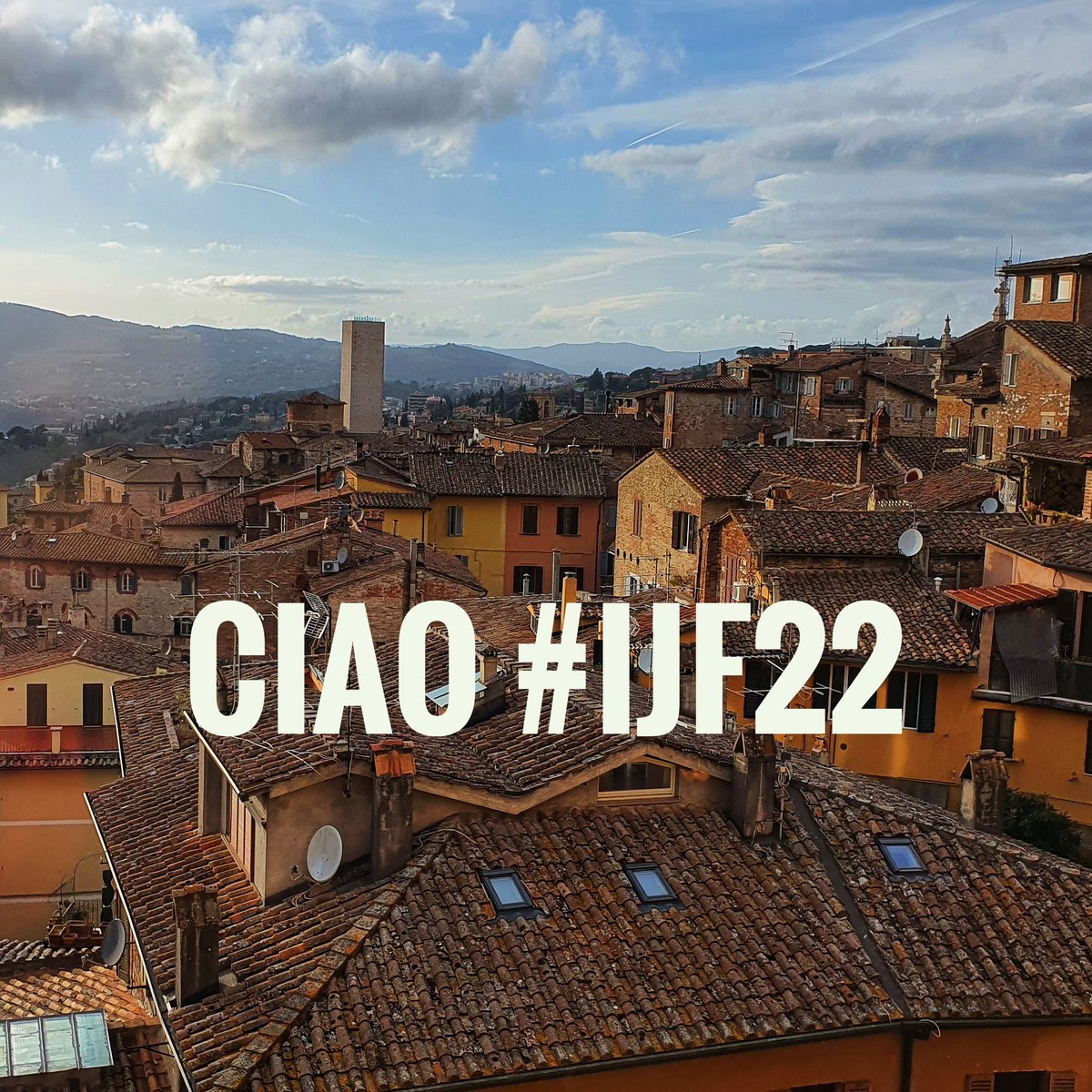 LauraDoeing's tweet photo. Here are my 5 practical take aways from #ijf22 in #Perugia: 

🤖 Join here to share ideas about the intersection of #AI &amp; journalism: https://t.co/r9HQhUCgP0 
(by @xhgMattia &amp; @aimeetwoee)

(1/5) https://t.co/Xi1QPI4h17