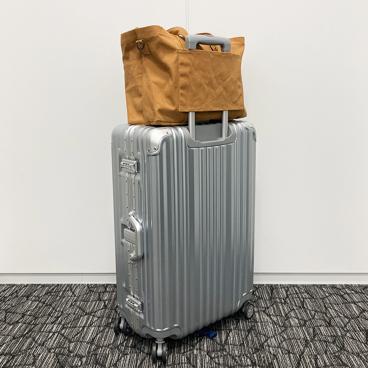 奥田民生 RCM 仕切り付きトートバッグ 奥田民生 RCM RCMR .: カーキ 未