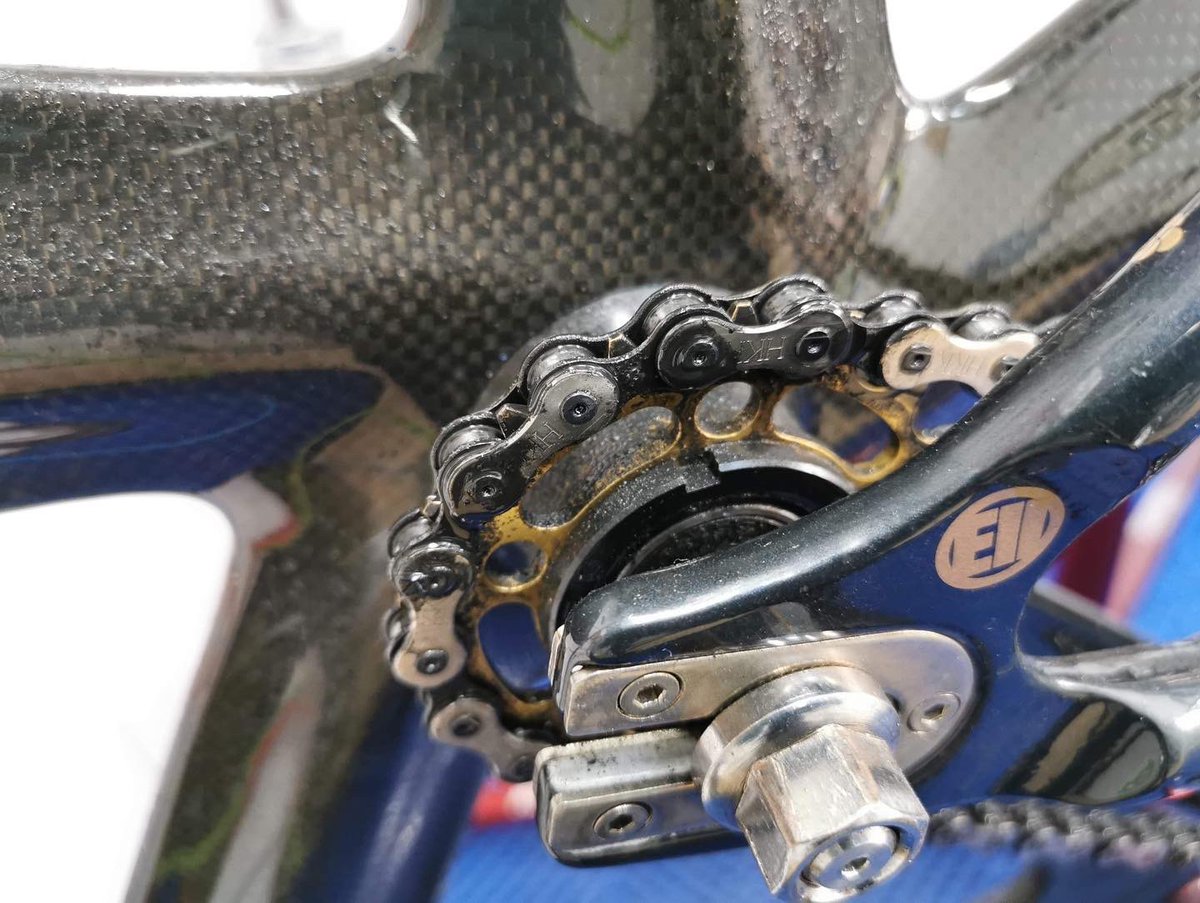 sensha_meguro's tweet image. LA発祥のピストブランド、ENGINE 11を洗車させて頂きました！

シングルスピードは最近少しずつご来店頂けておりますが、今回は特にホイール、クランクなど細部にオーナー様のこだわりが伝わってくる一台でした！

#engine11sprinter 
#全速力 
#ピストバイク
#シングルスピード 
#固定ギア 
#洗車