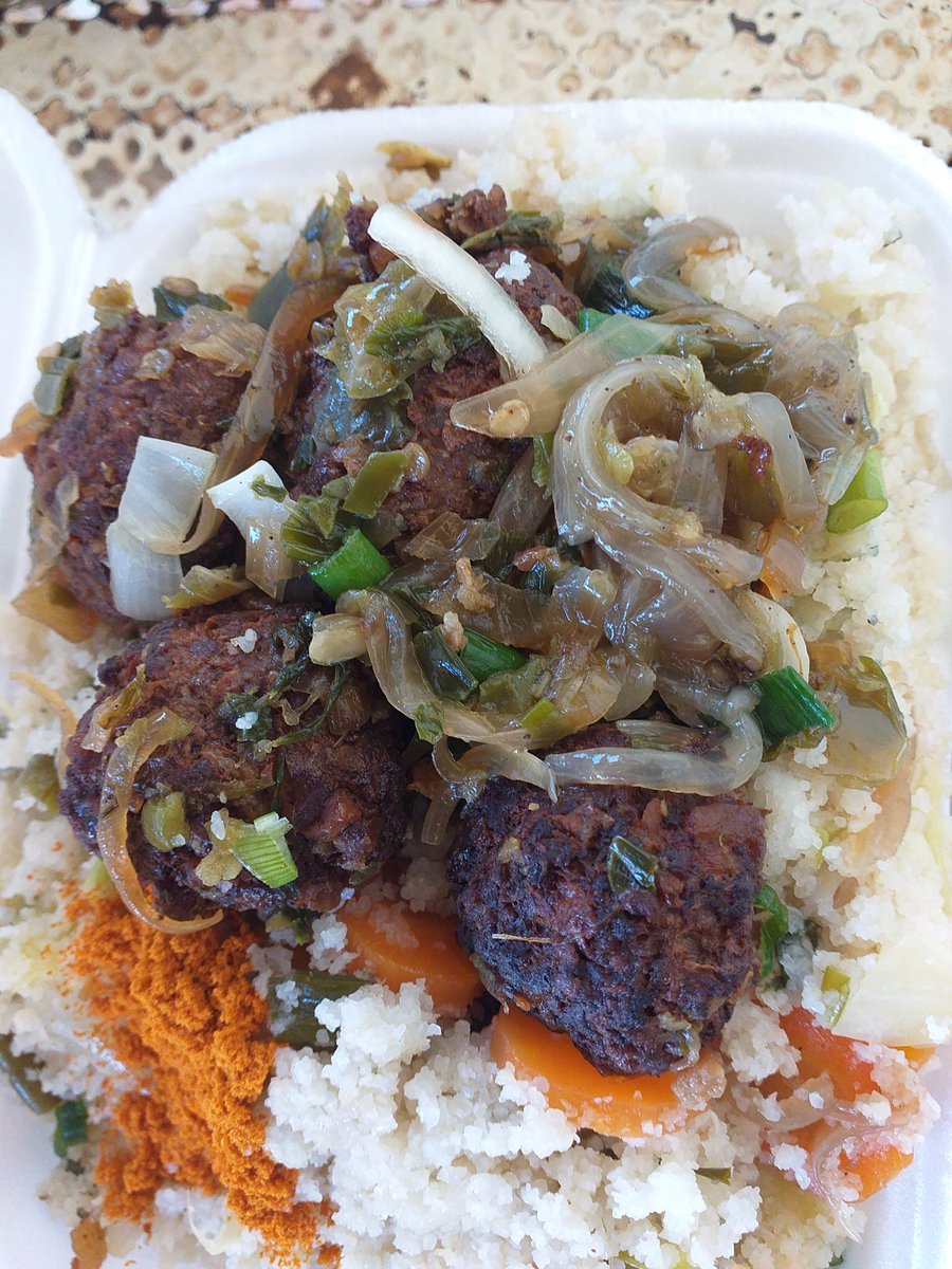 SamiraS16986284's tweet photo. Bonjour à tous
Menu du jour Dambou légumes avec boulettes de viande (2000f) le plat. Disponible à partir de 17h30, livraison 1000f
Contact 97215518 https://t.co/4dPasiXfgh