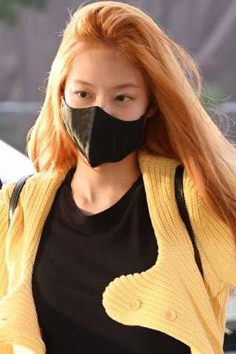 Jennie's hair is not a wig confirmed!