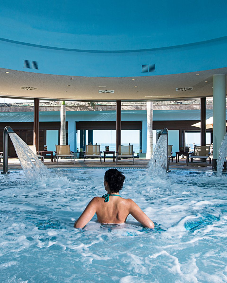¿Sabes que desde el Circuito Spa Experience de nuestros hoteles puedes realizar una vuelta al mundo saludable? Podrás pasar de las heladas temperaturas del Mundo de hielo a los más de 80ºC de la Sauna africana. 💙

Consigue más información aquí: 👉🏼 bit.ly/3HULeUd