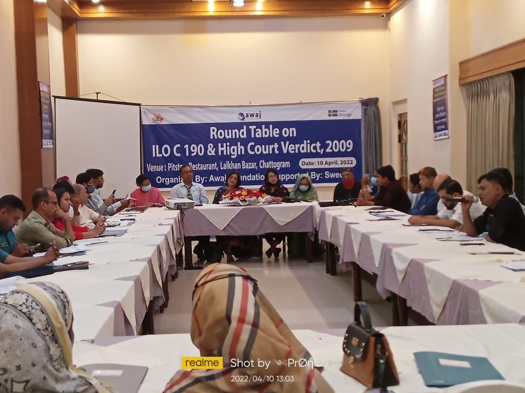 Awaj_fdn's tweet photo. Organised by @Awaj_fdn &amp; @manusherjonno , a round table meeting on ratifying #ILOC190 &amp; High Court Verdict, 2009 held on 10April, Chittagong with participation of multiple stadholders, a successful,fruitful meeting took place on the respective issue. https://t.co/xNR4J88sDw