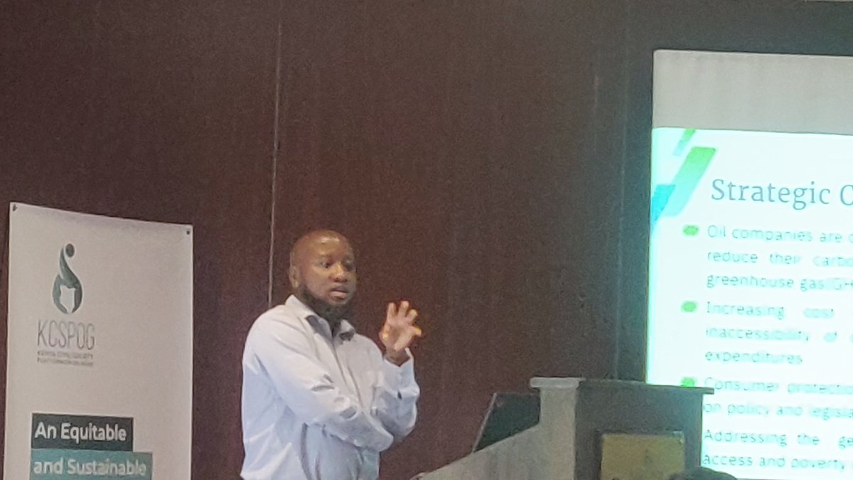 KLandalliance's tweet photo. @KCSPOG Coordinator @CharlesWanguhu gives a presentation on the platform's Strategic Plan 2022-2026
#ExtractivesKe https://t.co/Gt6Dei4JTo