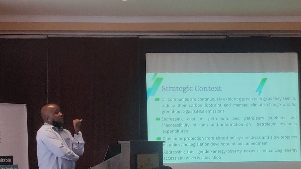KLandalliance's tweet photo. @KCSPOG Coordinator @CharlesWanguhu gives a presentation on the platform's Strategic Plan 2022-2026
#ExtractivesKe https://t.co/Gt6Dei4JTo