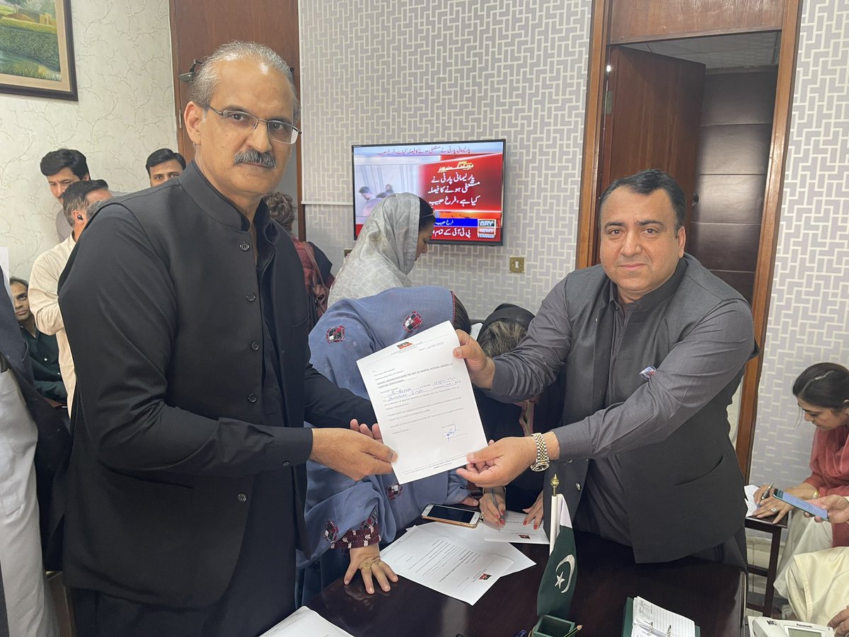 luhanajai's tweet photo. Today I m tendering my resignation from the seat of National Assembly on the decision taken in the parliamentary meeting chaired and decided by @ImranKhanPTI https://t.co/SADPgjnuj4