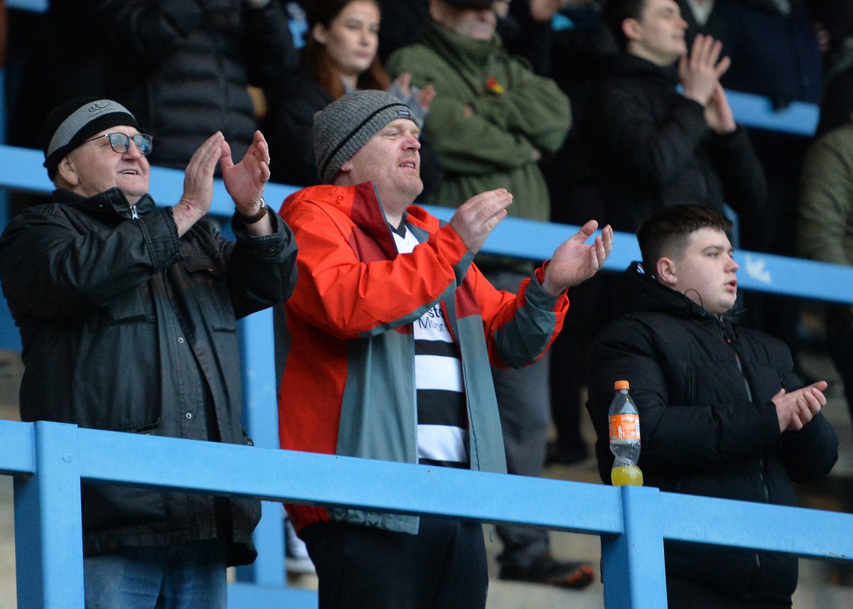 🛍 Our Stadium Shop will be open between 11.30am-1.30pm from today to Thursday so you can pick up your Leigh tickets, red and blue shirts, #WeAreWidnes magazines for April and £5 2021 shirts!

#COYV🏁