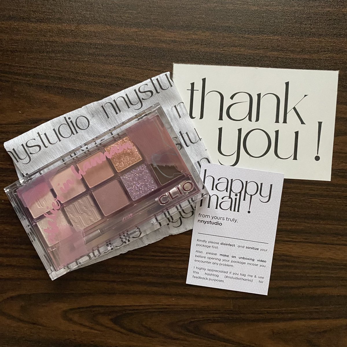 xeicart's tweet photo. #xeithankyou

@nnystudio heluu madam>_< akala ko malolost parcel na siya pero dumating kanina lang!!! ang gandaa huhu feel ko pwede na kong pangreto kay jaem emz💓 

 #nstudiothanks https://t.co/dOZBVKuEsj