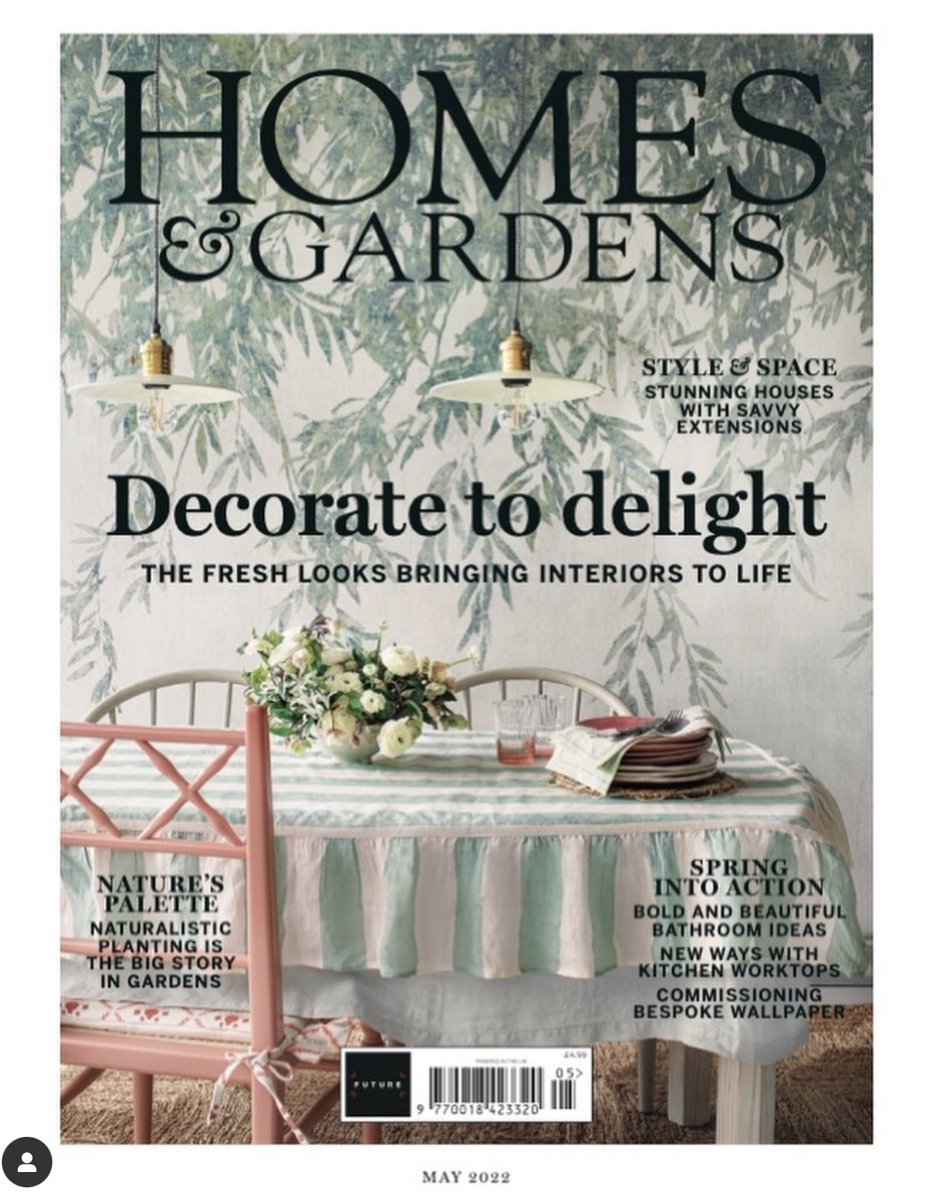 KieraStylist's tweet photo. My latest shoot made the cover of the current issue of Homes and Gardens magazine, featuring Romo's new 'Aula' wallcovering in 'Hummingbird'. Photography: Polly Wreford https://t.co/OtwYbgrPgL