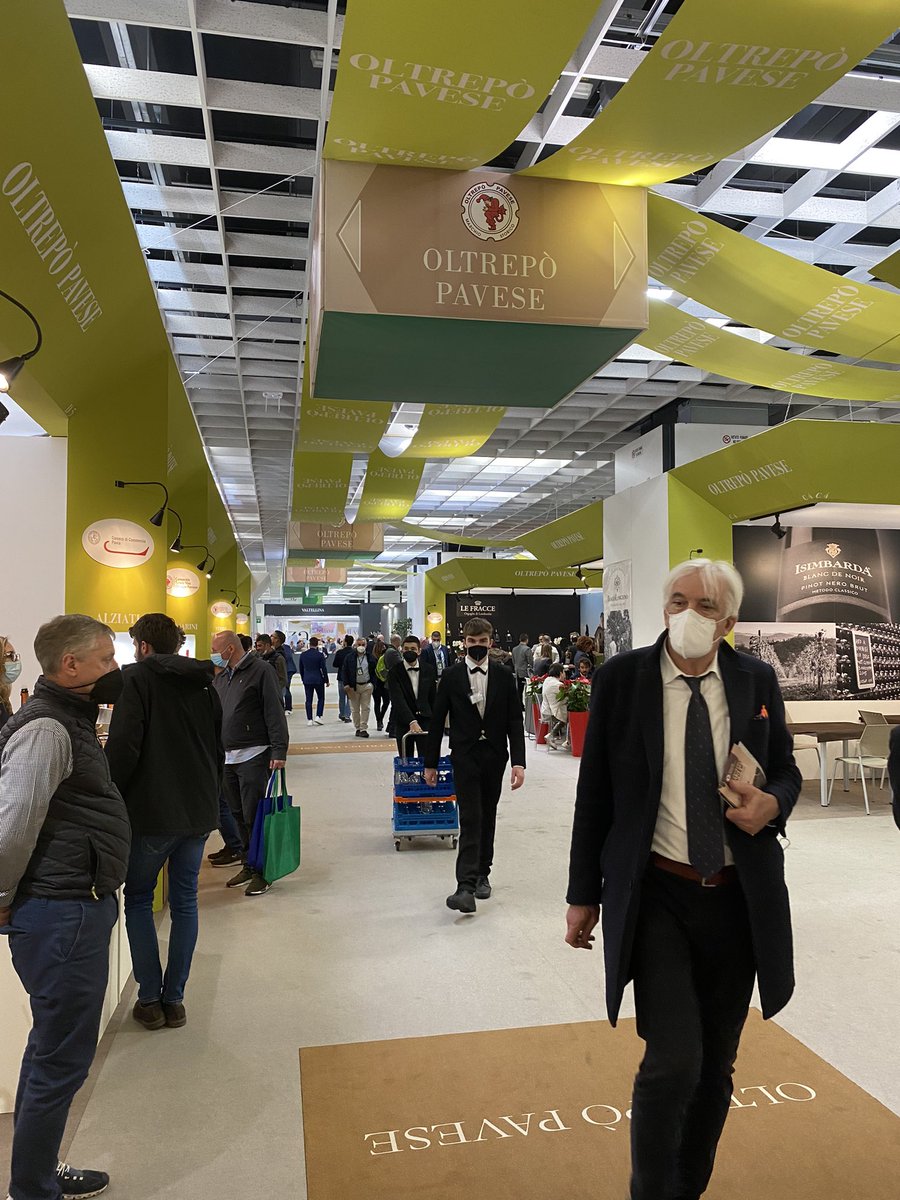PAVIASVILUPPO's tweet photo. Live from @VinitalyTasting Padiglione Lombardia #oltrepopavese #wine @COltrepo @clubbuttafuoco https://t.co/u0hRgC1qho