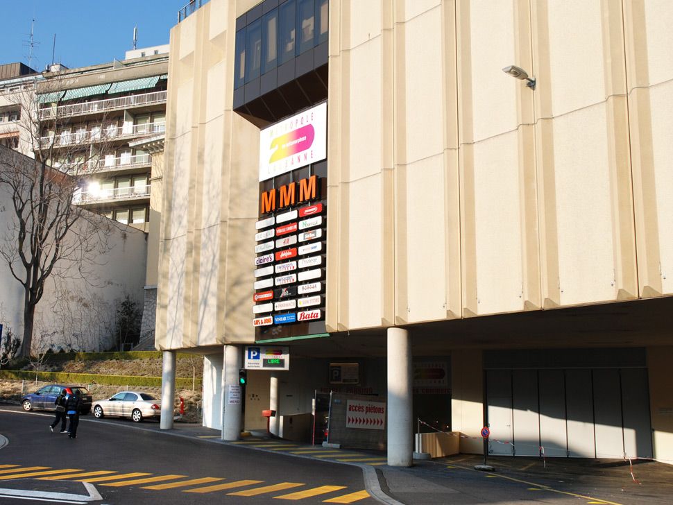SignalPark's tweet photo. Parking Métropole Lausanne, SP2-115, Lausanne Switzerland, 197 places, mall

#Parkingevent #Parking_net #ParkingReview #Parkingnews #indoor #detectors #spaces #freeornot #signs #parking #guidancesystem #car #Swissmade #SP2115 #guidagealaplace #detecteurs #rouge #vert #libre https://t.co/7aVu5sUVNb